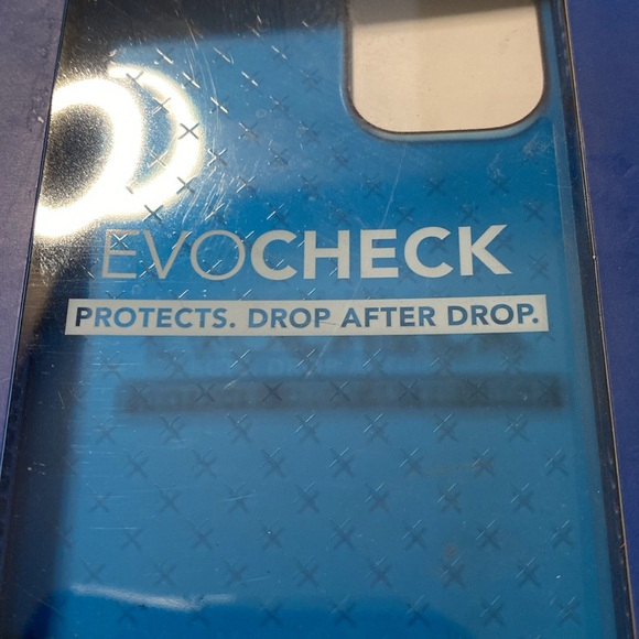 iPhone case (M95) - Picture 3 of 5